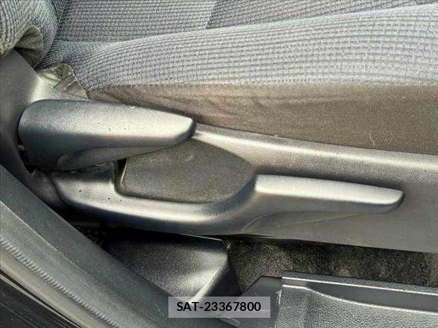 Toyota SIENTA 2017-05 8782042-29