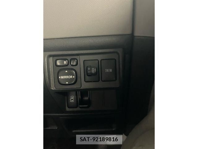 Toyota SIENTA 2009-09 8782045-12