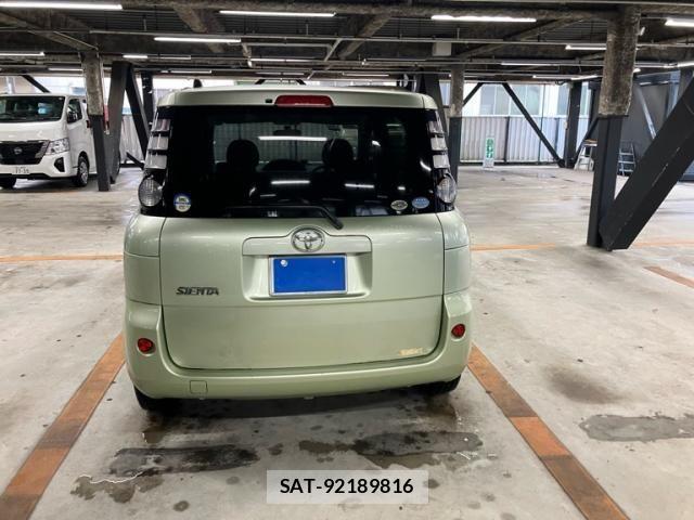Toyota SIENTA 2009-09 8782045-2