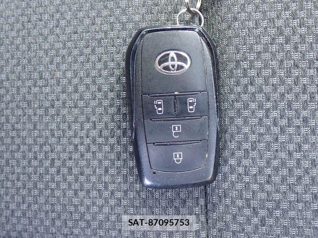 Toyota SIENTA 2023-03 8782029-18