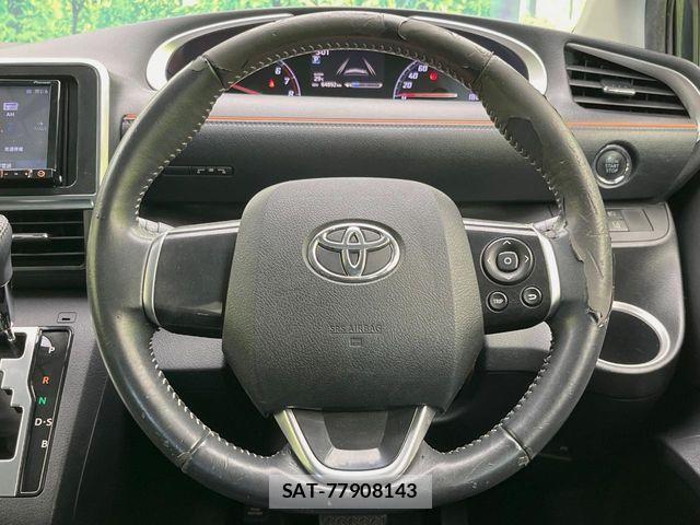 Toyota SIENTA 2015-11 8782040-11
