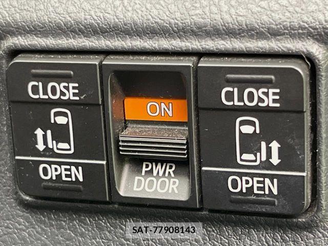 Toyota SIENTA 2015-11 8782040-3