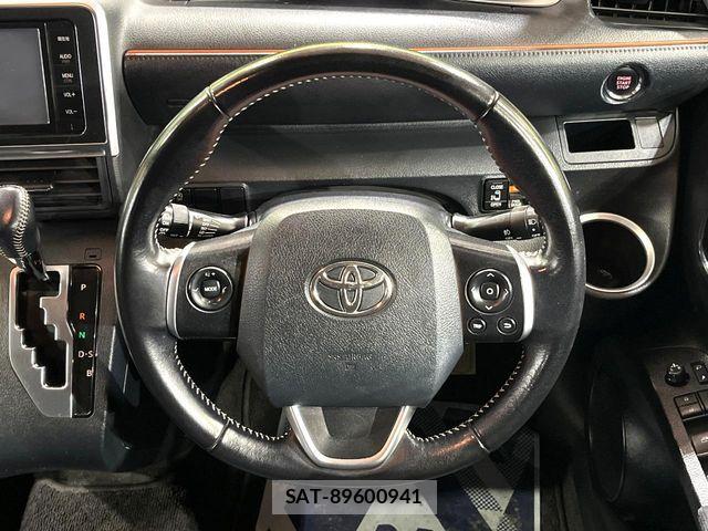 Toyota SIENTA 2016-07 8782043-13