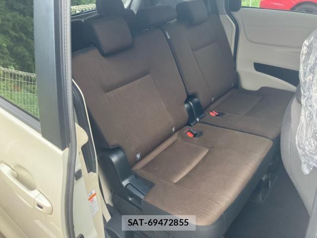 Toyota SIENTA 2017-06 8797481-11