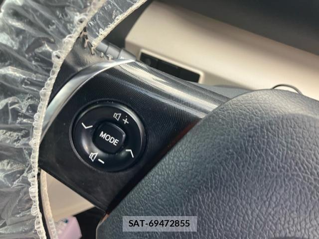 Toyota SIENTA 2017-06 8797481-17