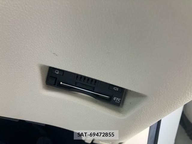 Toyota SIENTA 2017-06 8797481-20