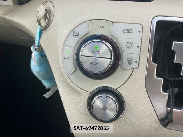 Toyota SIENTA 2017-06 8797481-21