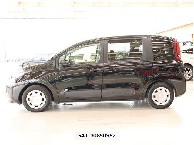 Toyota SIENTA 2024-10 8797472-23