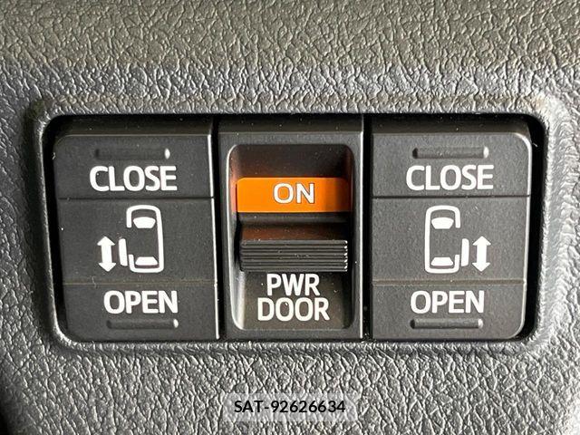 Toyota SIENTA 2016-11 8797477-5