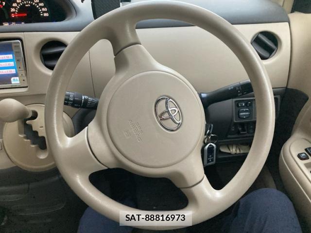 Toyota SIENTA 2008-04 8797482-17