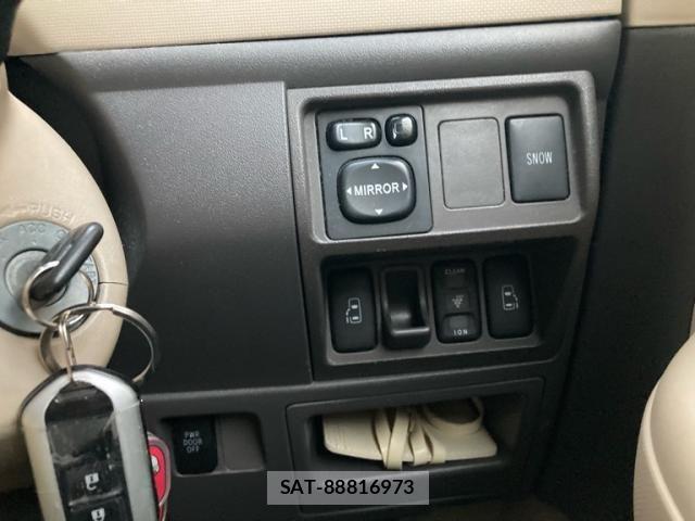 Toyota SIENTA 2008-04 8797482-22
