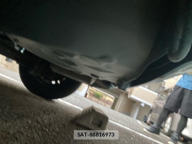 Toyota SIENTA 2008-04 8797482-3