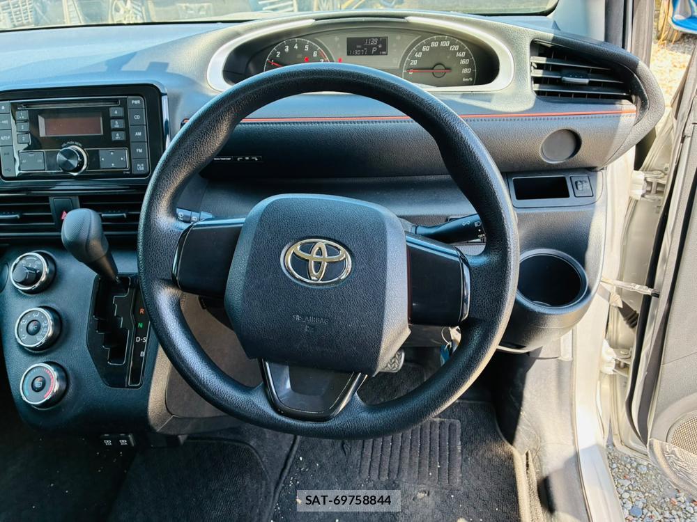 Toyota SIENTA 2019-07 8711599-14