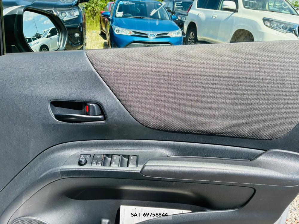 Toyota SIENTA 2019-07 8711599-20