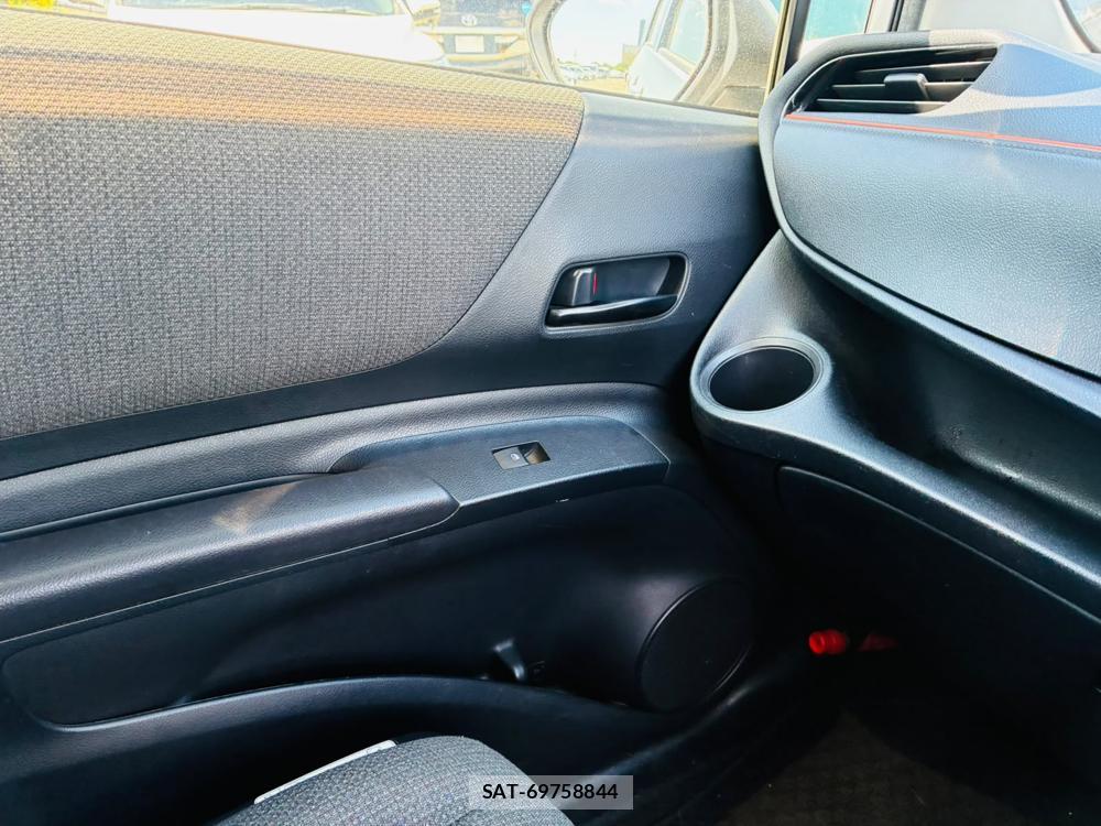 Toyota SIENTA 2019-07 8711599-21