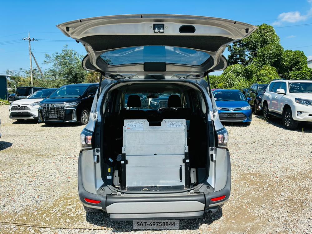 Toyota SIENTA 2019-07 8711599-24