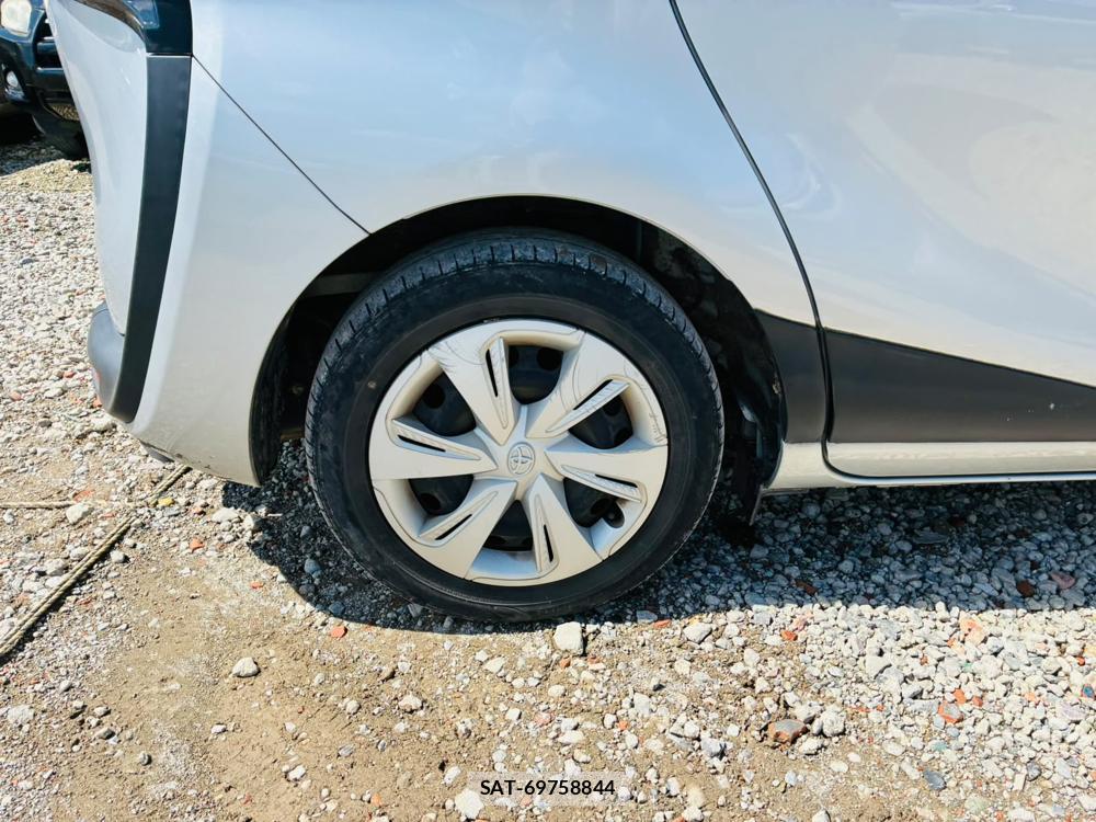 Toyota SIENTA 2019-07 8711599-25