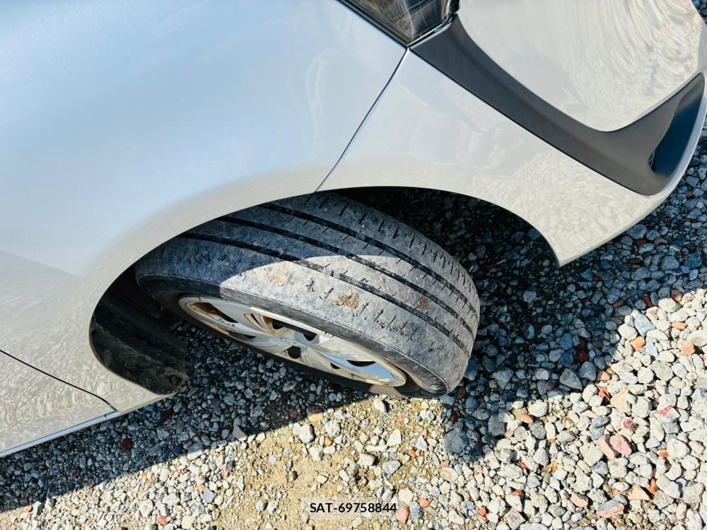 Toyota SIENTA 2019-07 8711599-29