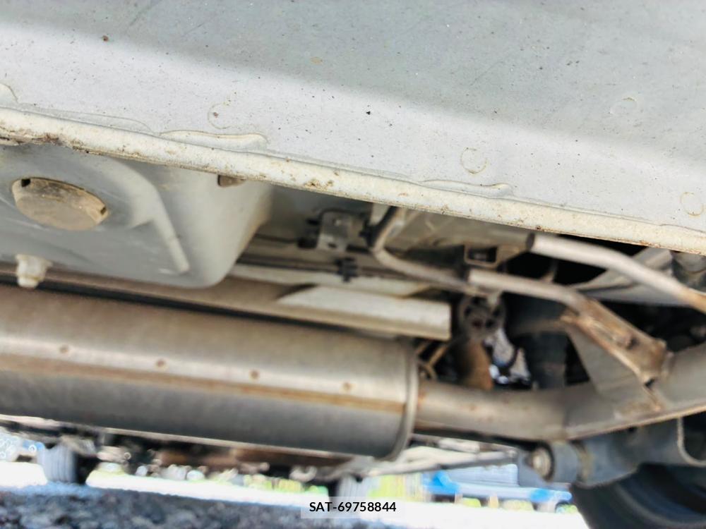 Toyota SIENTA 2019-07 8711599-34