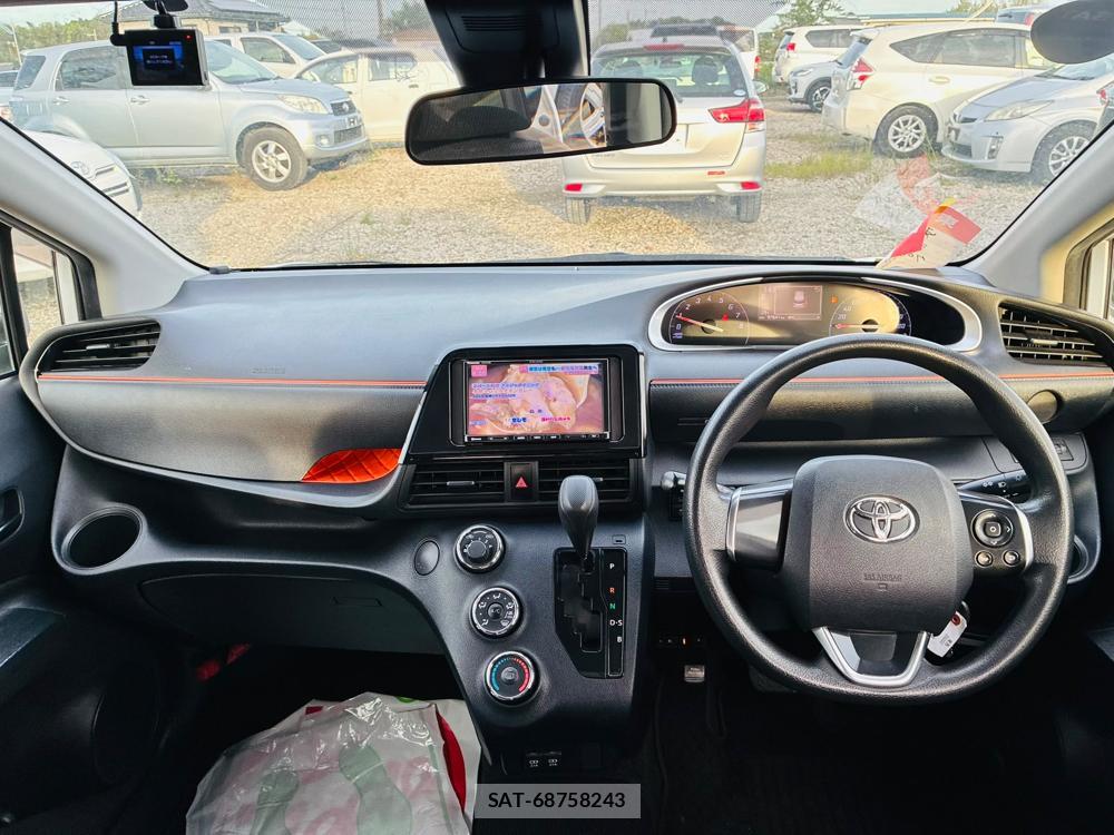 Toyota SIENTA 2019-09 8711425-12