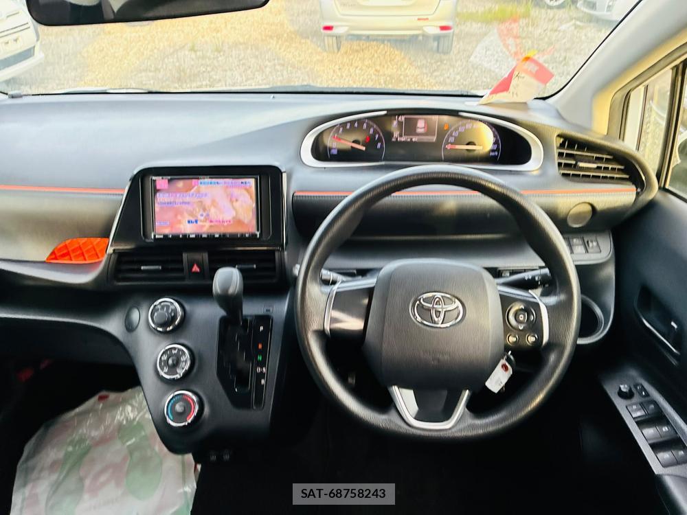 Toyota SIENTA 2019-09 8711425-13