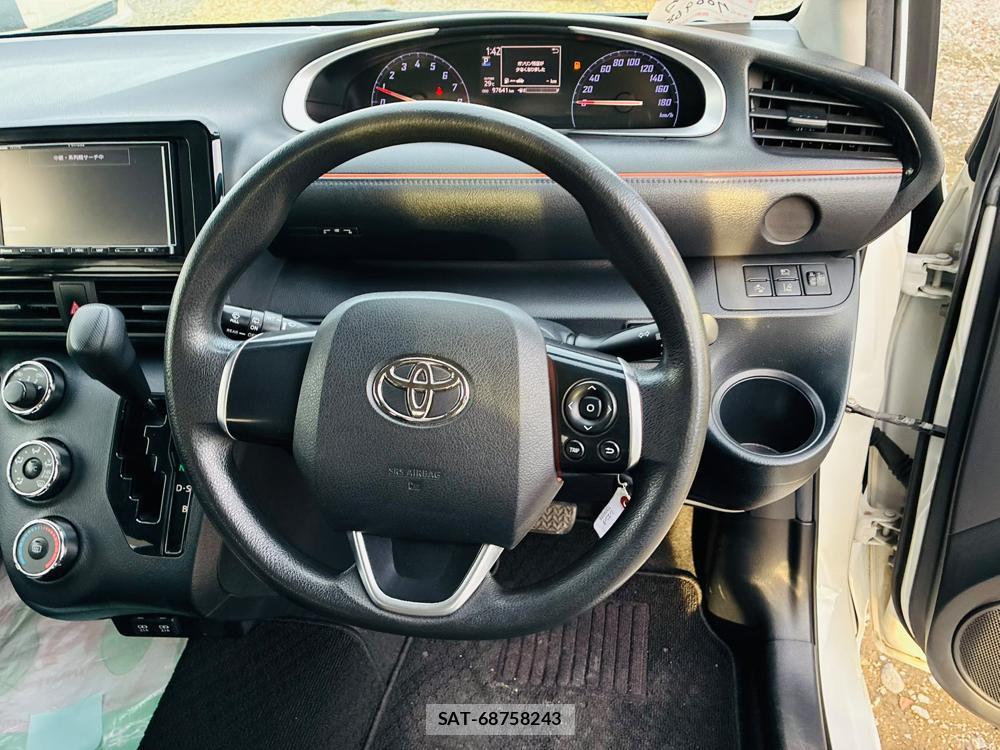 Toyota SIENTA 2019-09 8711425-14