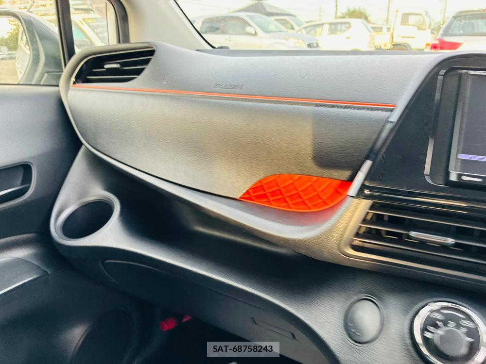 Toyota SIENTA 2019-09 8711425-18