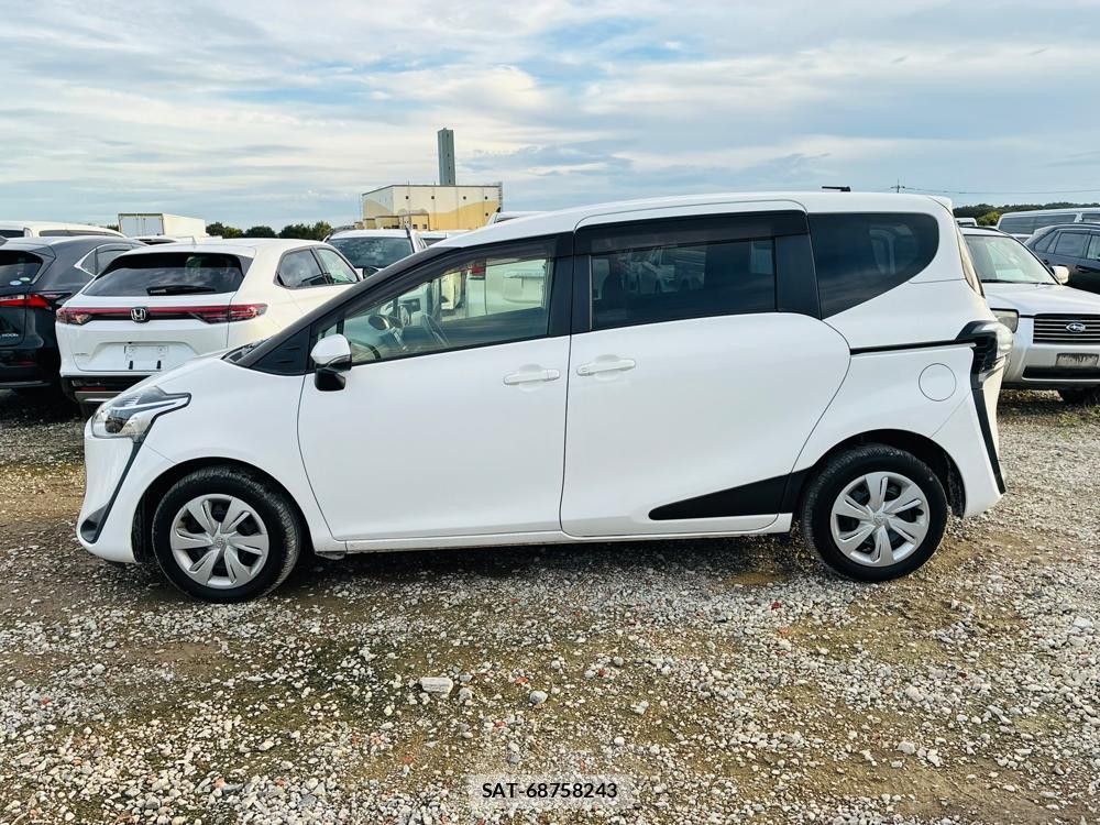 Toyota SIENTA 2019-09 8711425-1