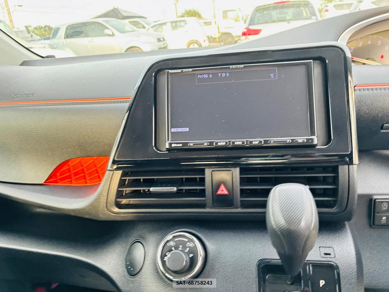 Toyota SIENTA 2019-09 8711425-19