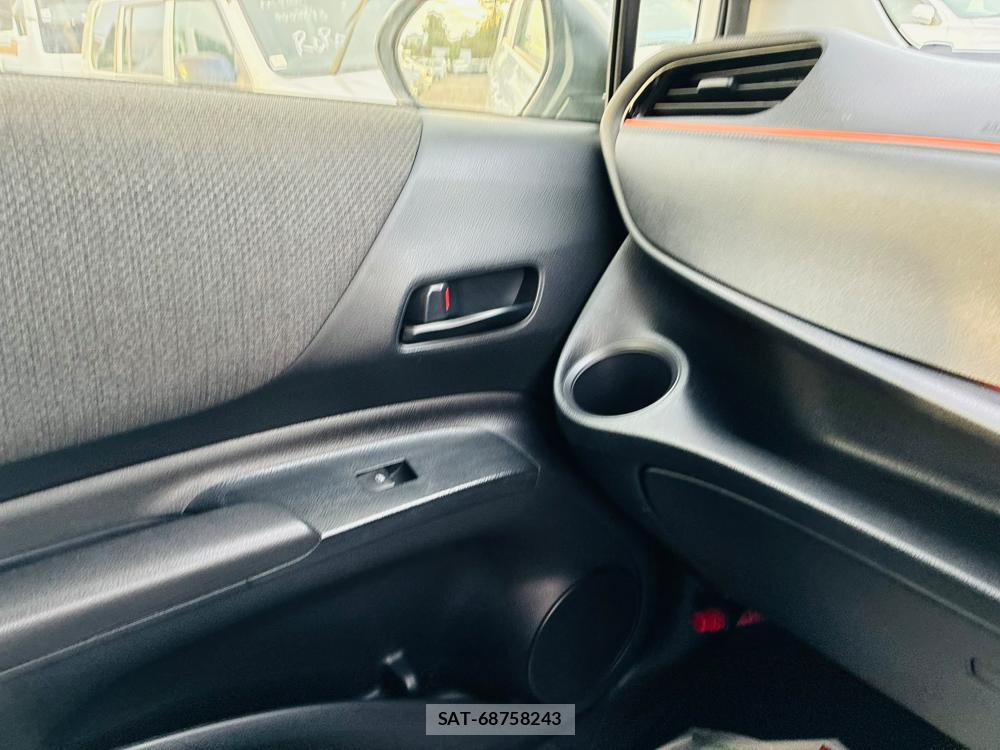 Toyota SIENTA 2019-09 8711425-23