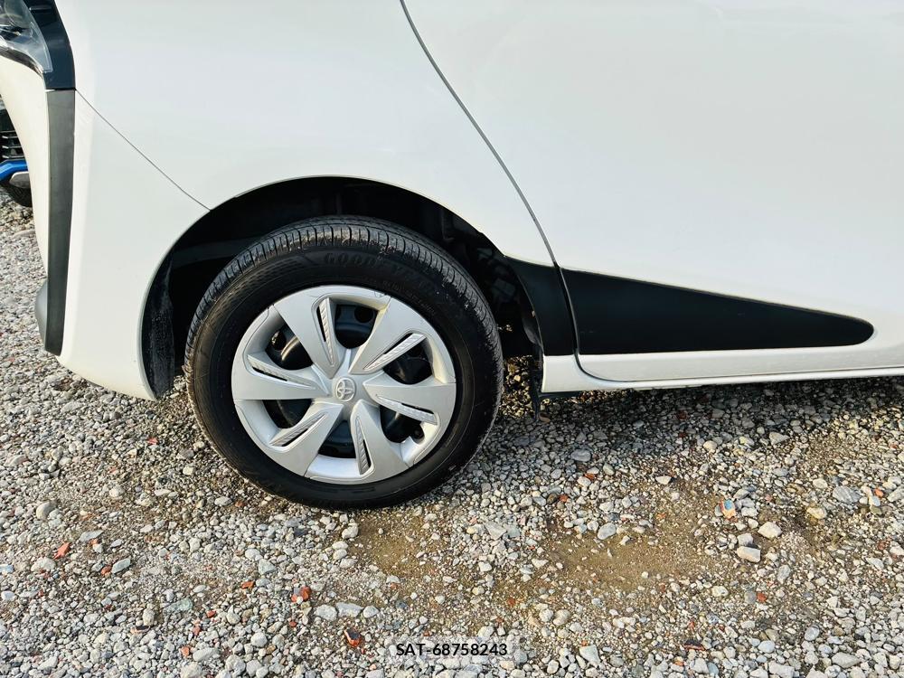 Toyota SIENTA 2019-09 8711425-27