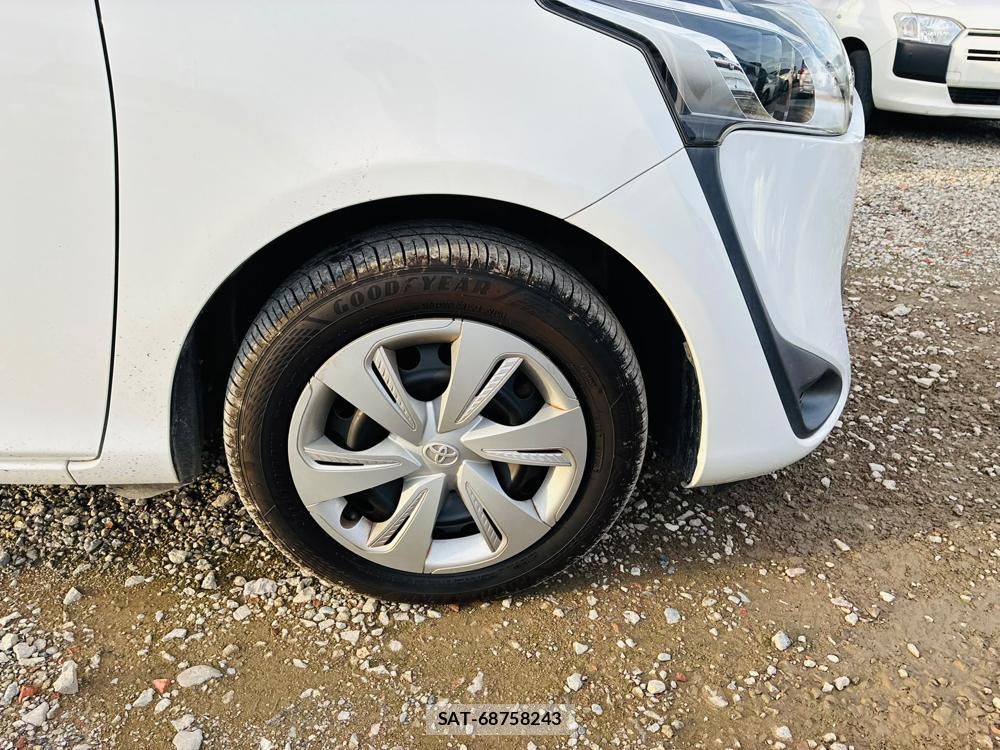 Toyota SIENTA 2019-09 8711425-28