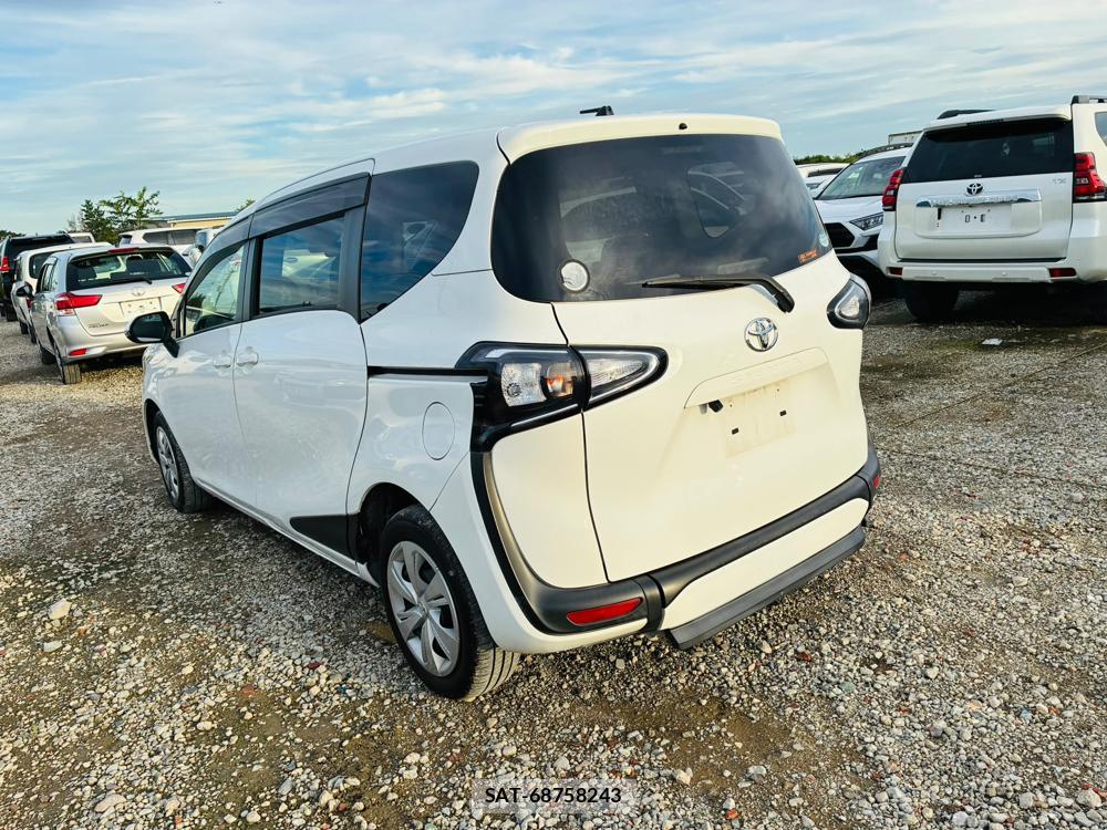 Toyota SIENTA 2019-09 8711425-2