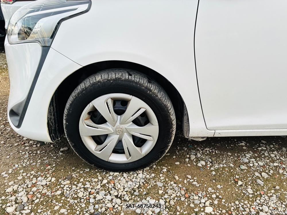 Toyota SIENTA 2019-09 8711425-29