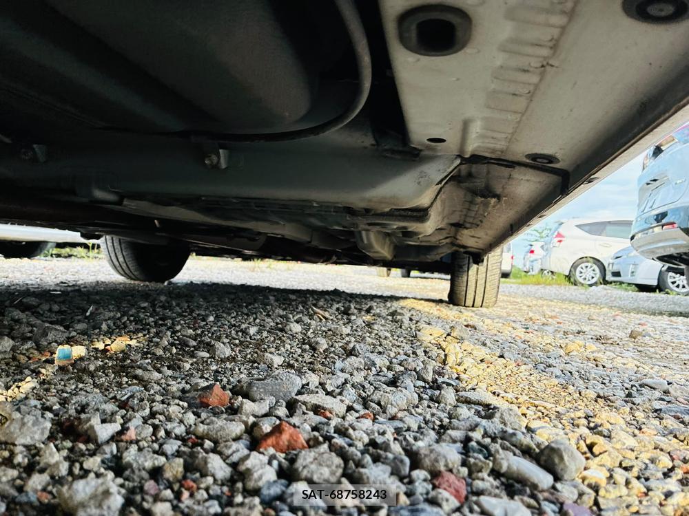 Toyota SIENTA 2019-09 8711425-37