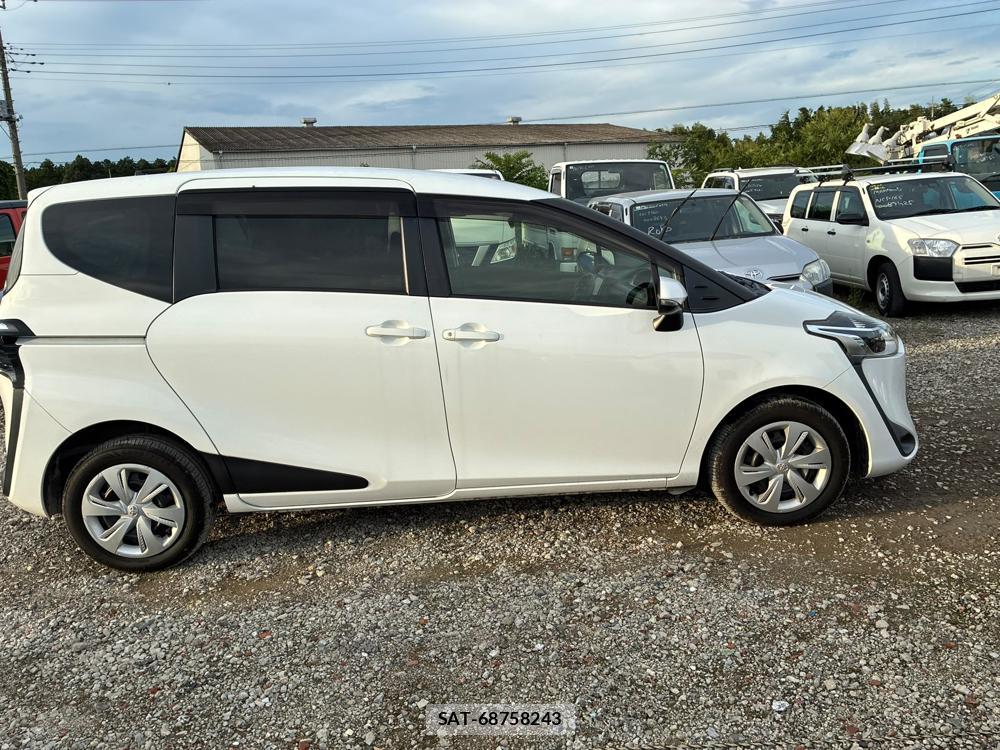 Toyota SIENTA 2019-09 8711425-5