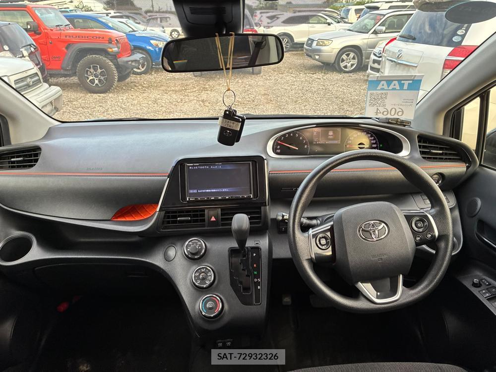 Toyota SIENTA 2019-06 8684887-12