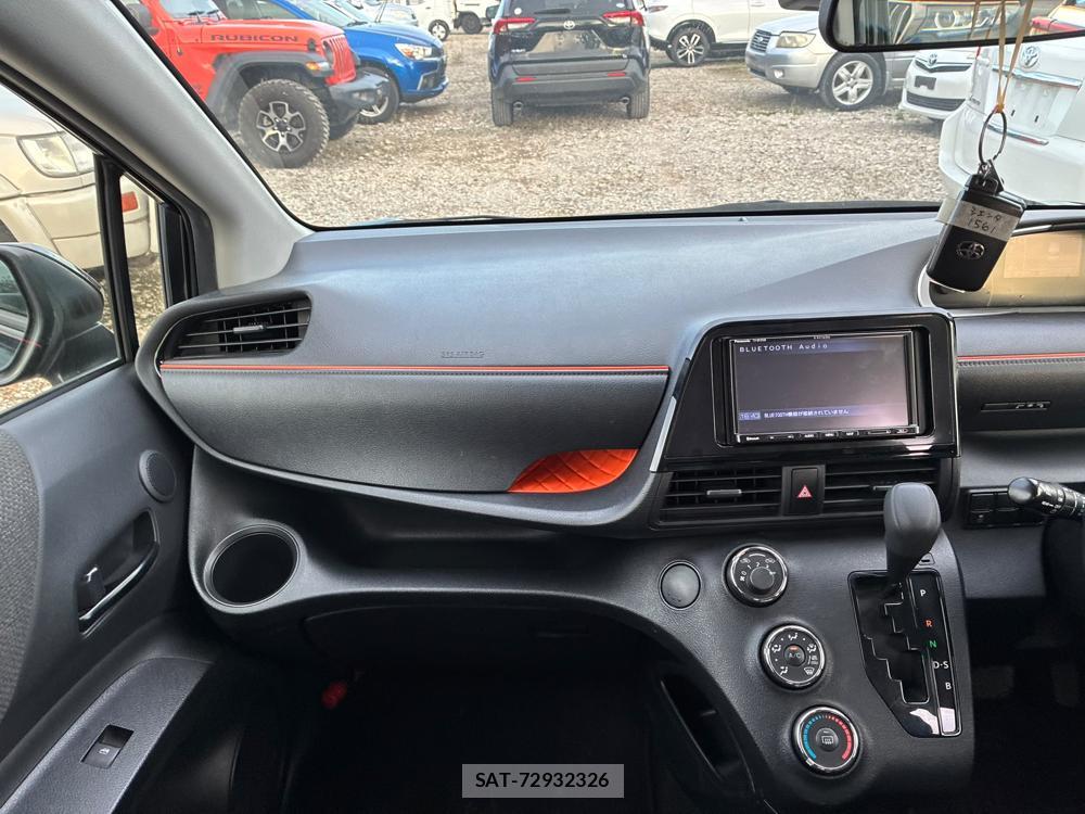 Toyota SIENTA 2019-06 8684887-17