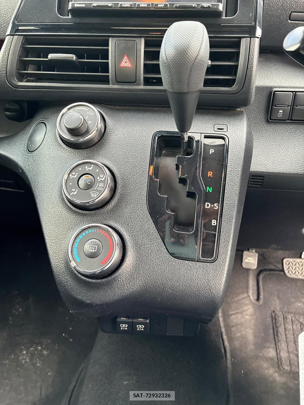 Toyota SIENTA 2019-06 8684887-21