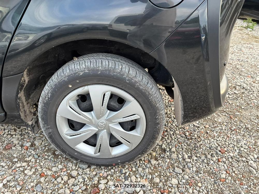 Toyota SIENTA 2019-06 8684887-30