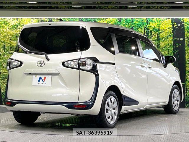 Toyota SIENTA 2015-12 8831569-16