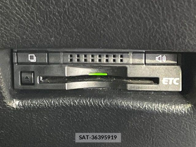 Toyota SIENTA 2015-12 8831569-6