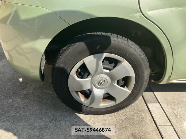 Toyota SIENTA 2010-02 8831599-10