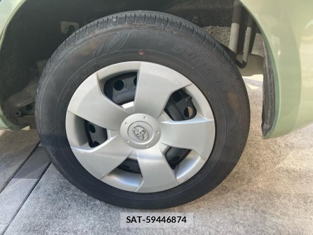 Toyota SIENTA 2010-02 8831599-11