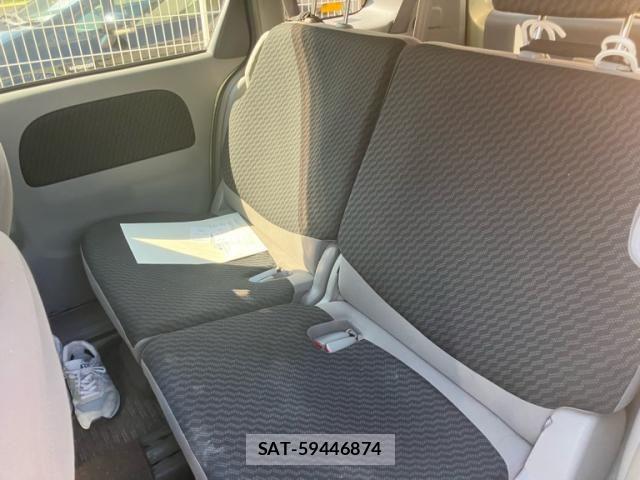 Toyota SIENTA 2010-02 8831599-14