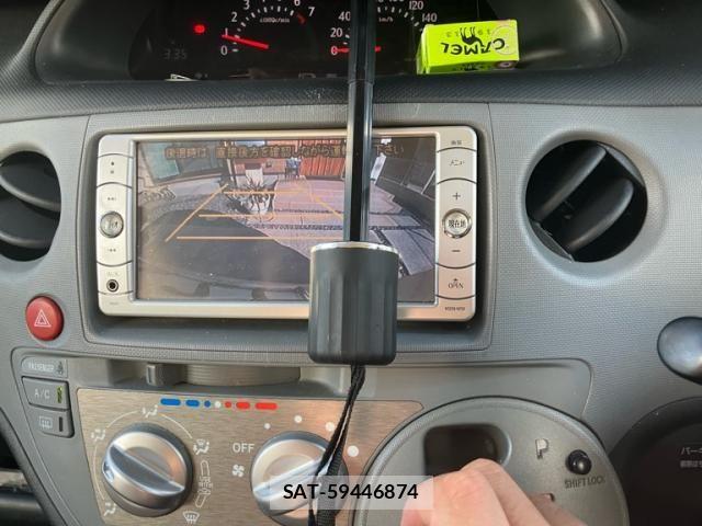 Toyota SIENTA 2010-02 8831599-24