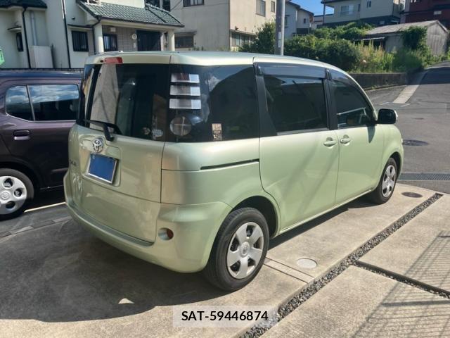 Toyota SIENTA 2010-02 8831599-3