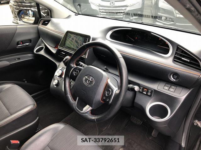 Toyota SIENTA 2017-09 8831591-11