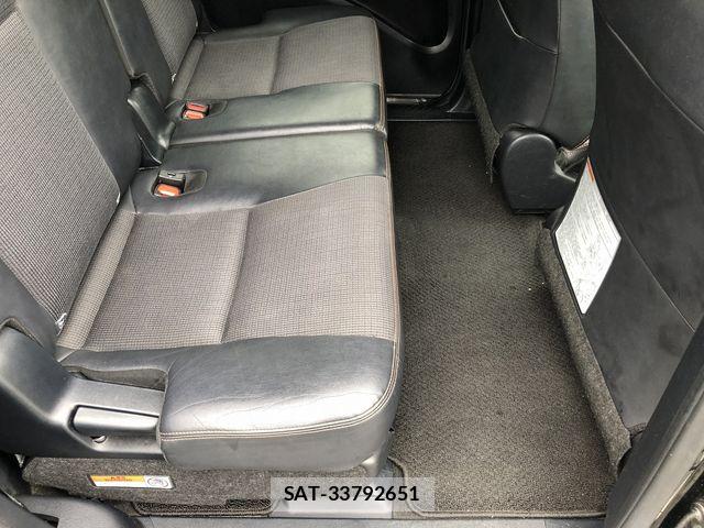 Toyota SIENTA 2017-09 8831591-16
