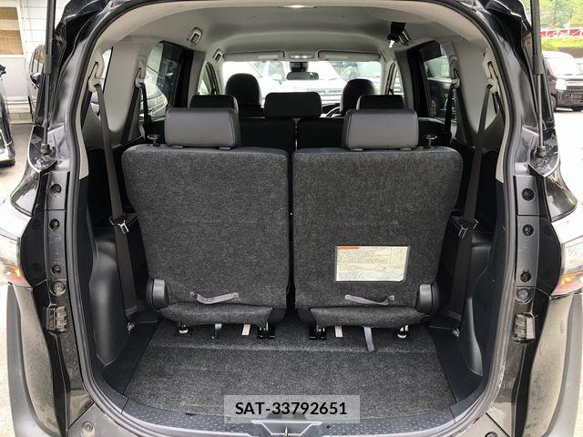 Toyota SIENTA 2017-09 8831591-18